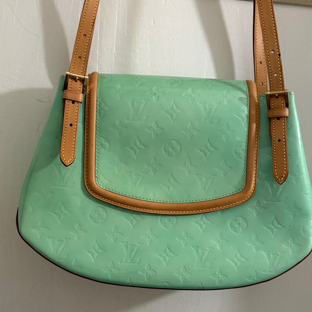Authentic 1998 Louis Vuitton Vernis Biscayne Bay Bag in Peppermint - Picture 4 of 16